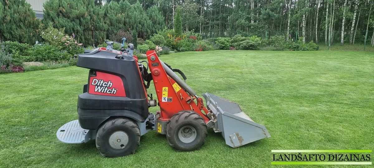 Mini krautuvas Ditch Witch r300