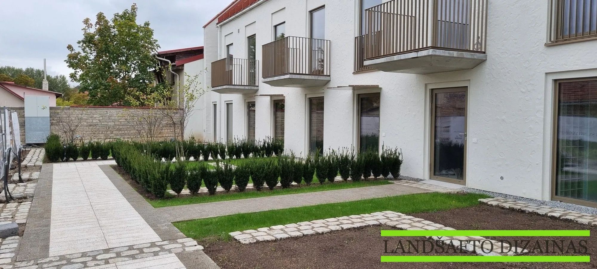 Gyvenamojo kvartalo Panerių g. 12 apželdinimas 8