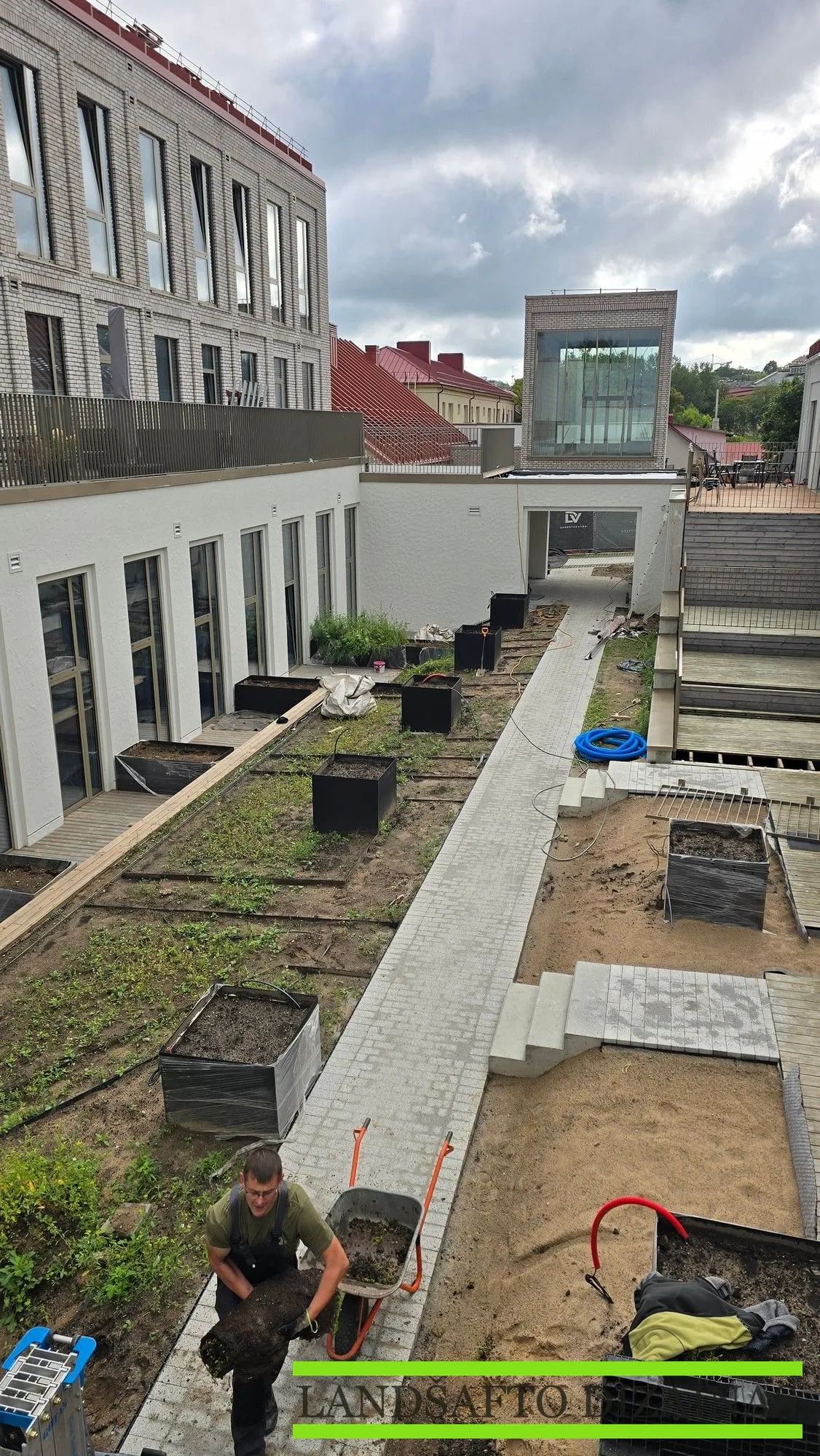 Gyvenamojo kvartalo Panerių g. 12 apželdinimas 14