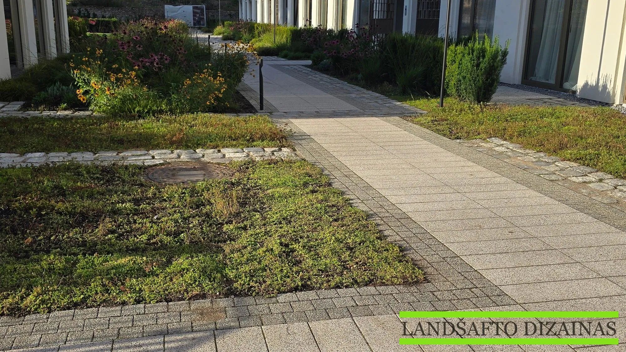 Gyvenamojo kvartalo Panerių g. 12 apželdinimas 9